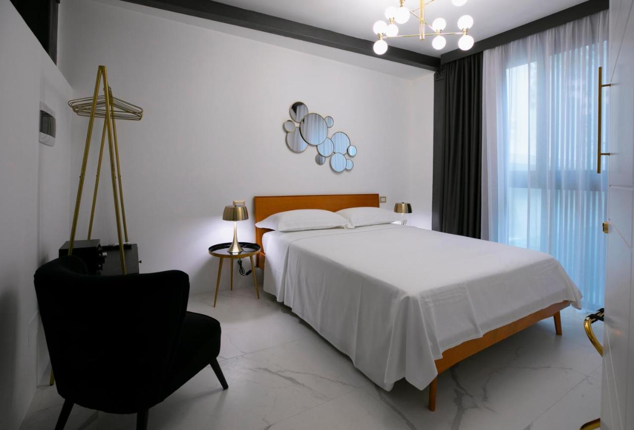 Azzoli Trapani - Apartments&Skypool - Adults Only Ngoại thất bức ảnh