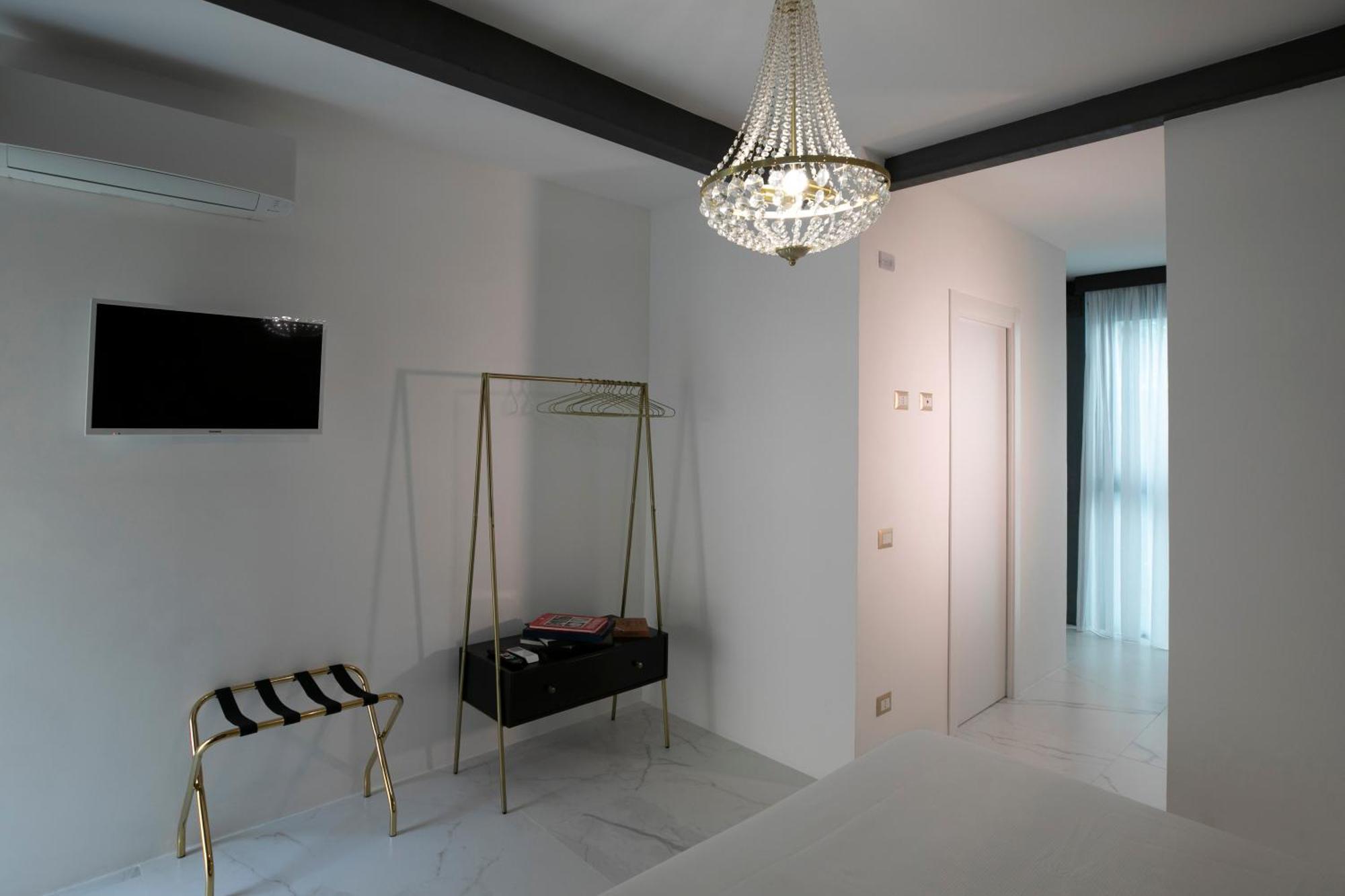Azzoli Trapani - Apartments&Skypool - Adults Only Ngoại thất bức ảnh